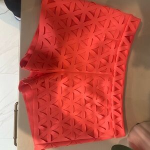 Lilly Pulitzer Women's Coral Shorts size 4